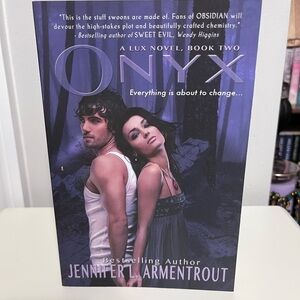 Onyx by Jennifer L. Armentrout Book